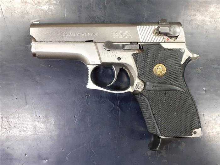 SMITH & WESSON 9MM 469