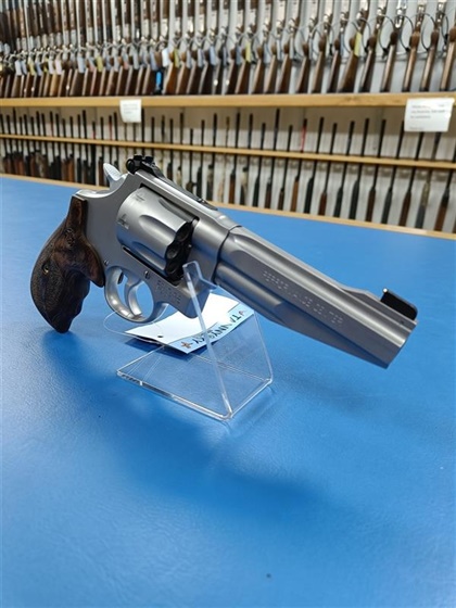 SMITH & WESSON .357-.38 627 PC