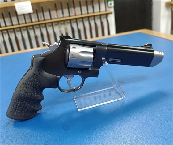 SMITH & WESSON .357-.38 627 V COMP