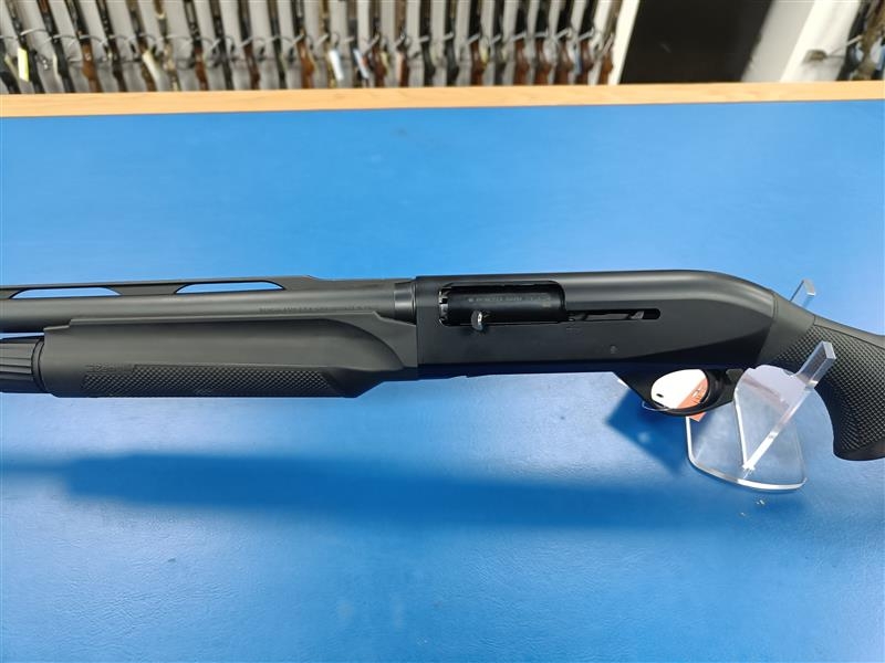 BENELLI 12 Gauge M2