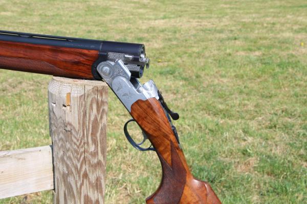 BERETTA 12 Gauge 682 DELUXE, UNBELIEVABLE CONDITION