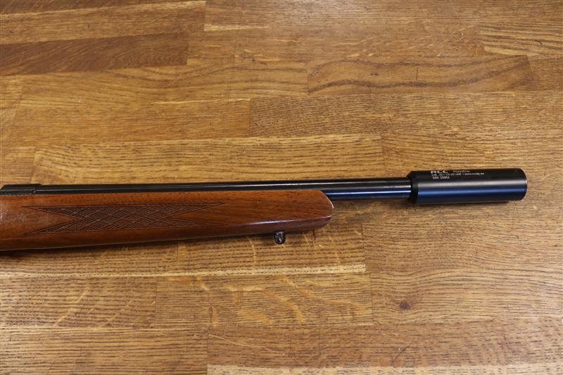 ANSCHUTZ .22 LR 1417 THUMBHOLE