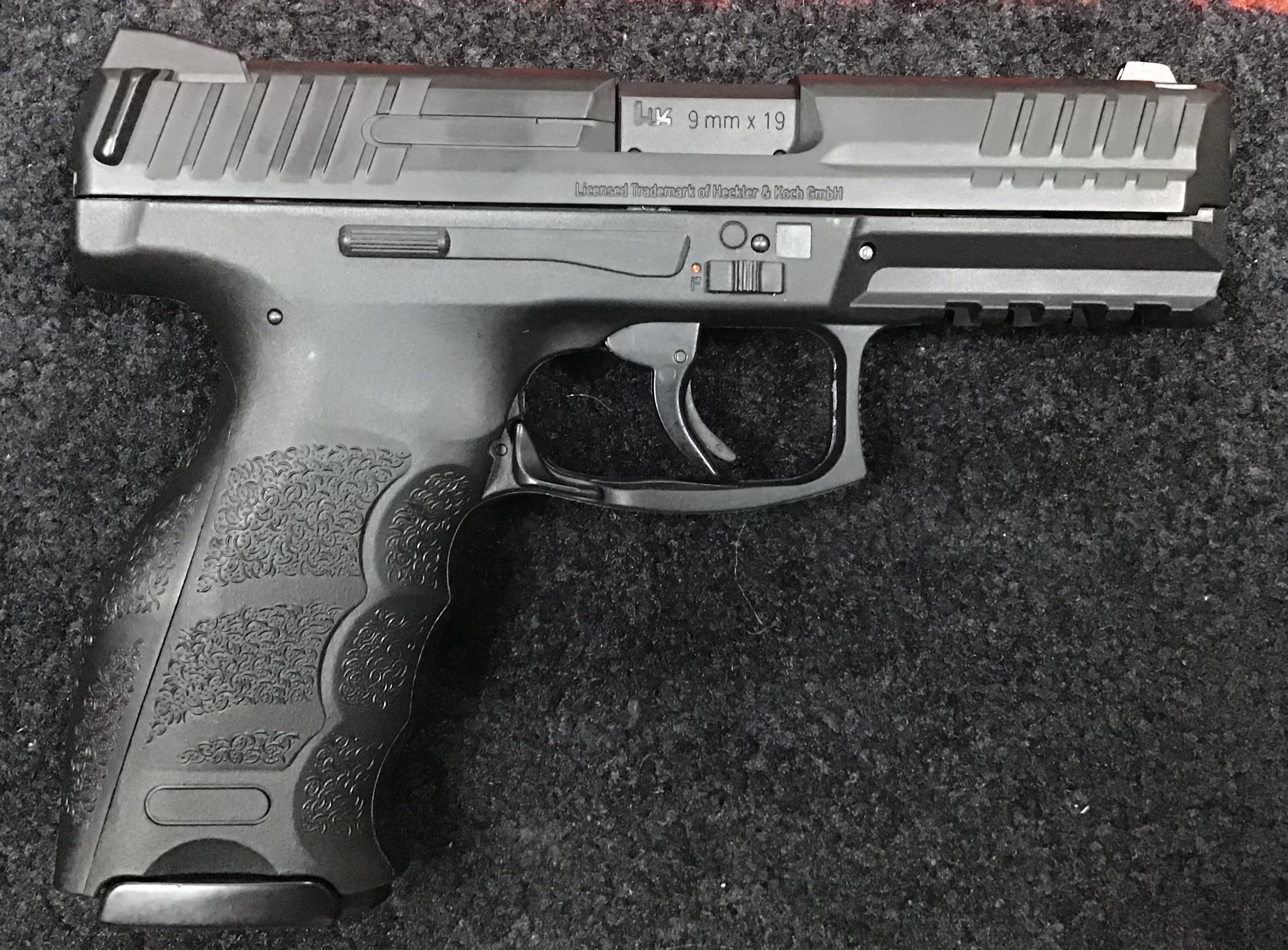 UMAREX .177 (BB) HECKLER + KOCH VP9