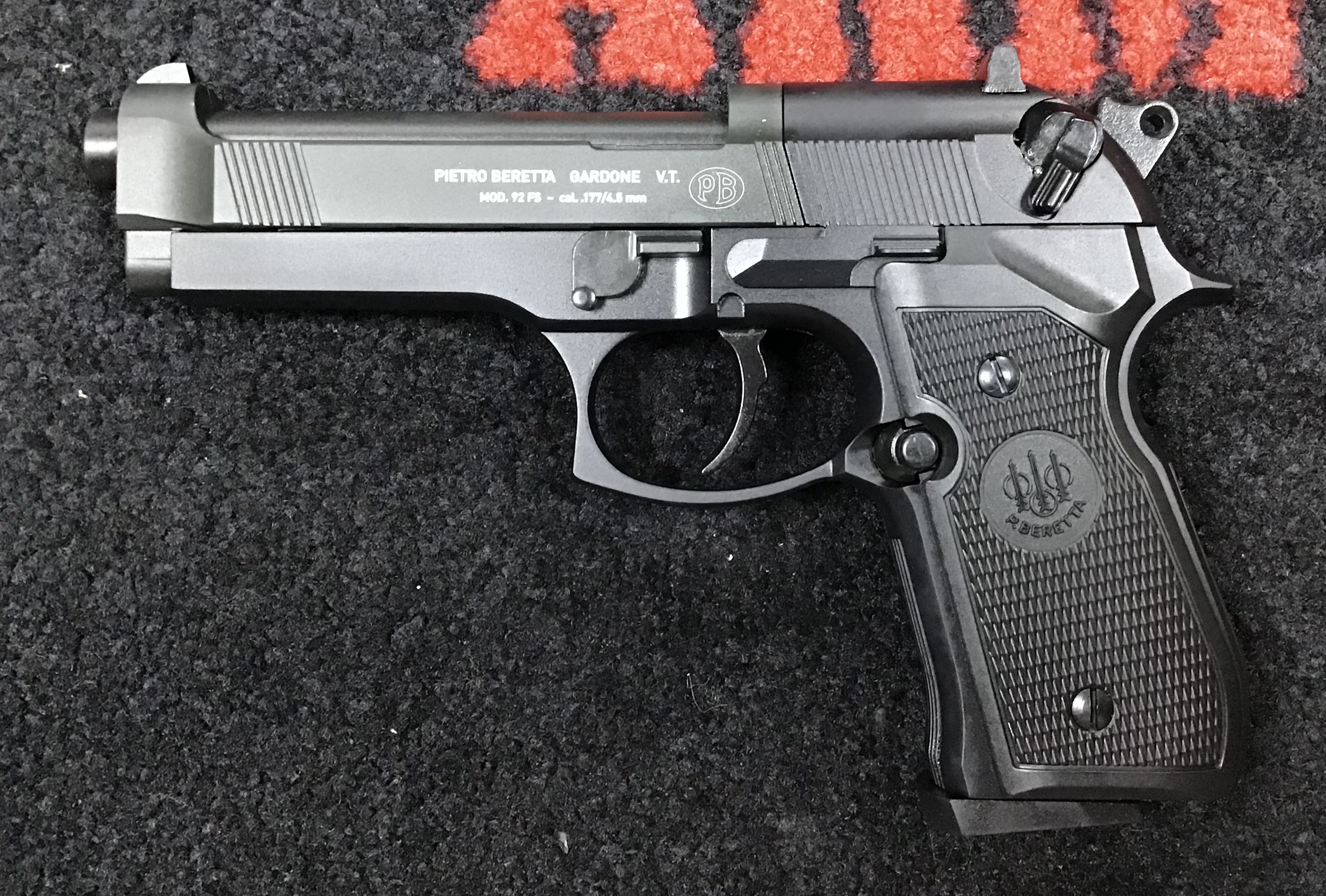UMAREX .177 Beretta M 92 FS